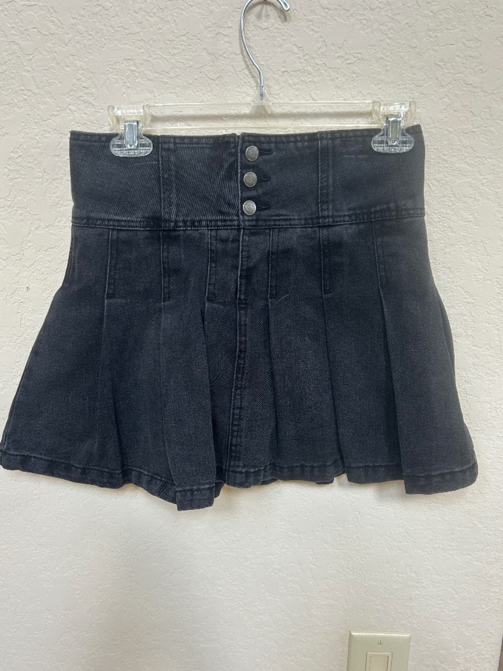 Truce High-Waisted Pleated Denim Mini Skirt. Sz. 16